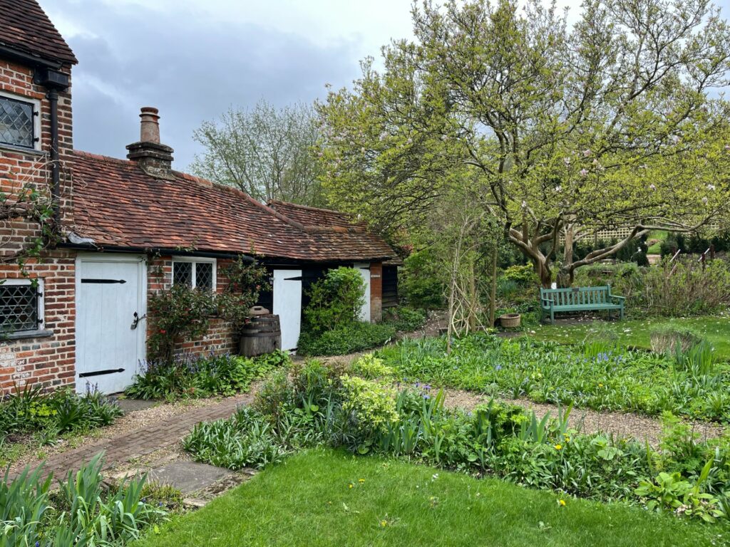 Milton's Cottage - garden