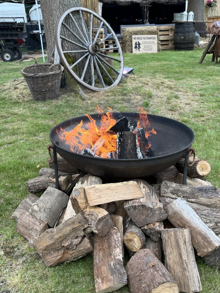Fire pit & wagon wheel